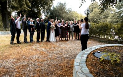 Handy weg bei der Hochzeit – Gäste sollen genießen, Fotografen fotografieren