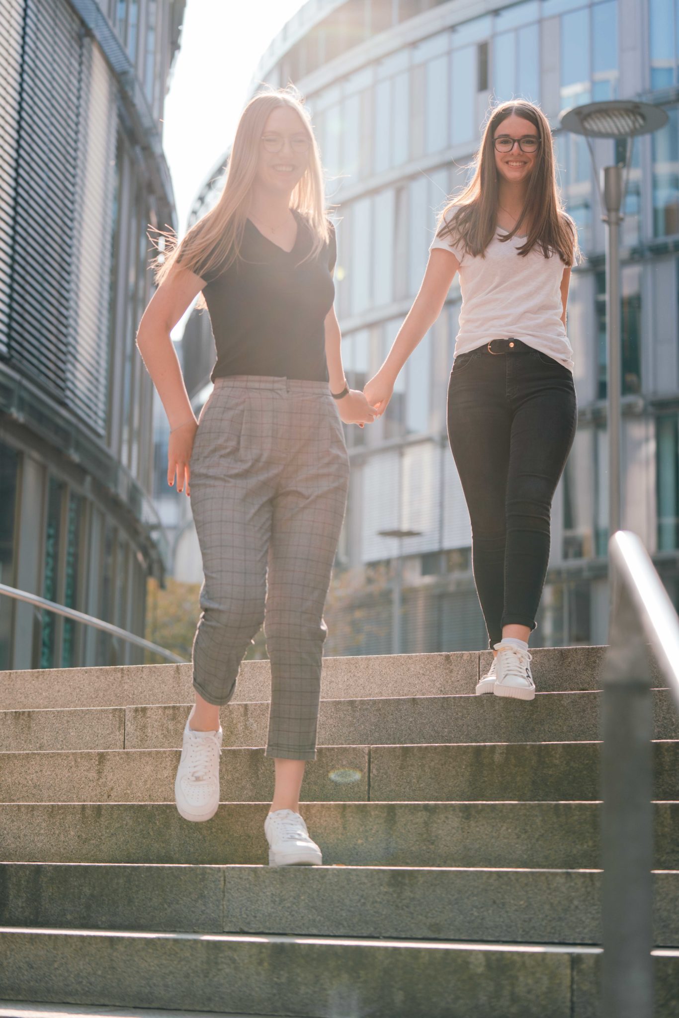 Fotoshooting für Freunde zwei Freundinnen Treppe
