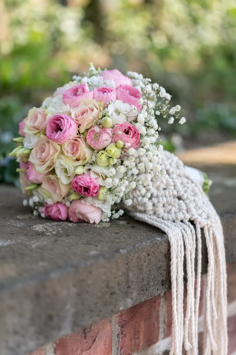 Rosen Brautstrauß in rosa und weiß