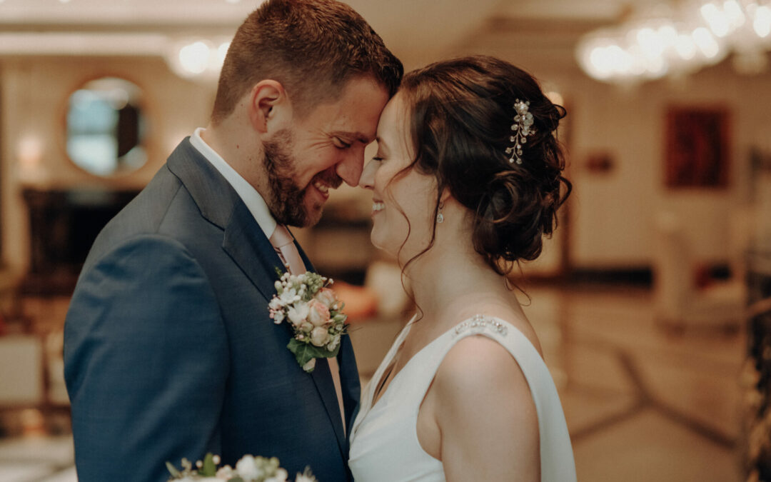 Hochzeit im Breidenbacher Hof mit First Look Shooting – Sandra & Björn