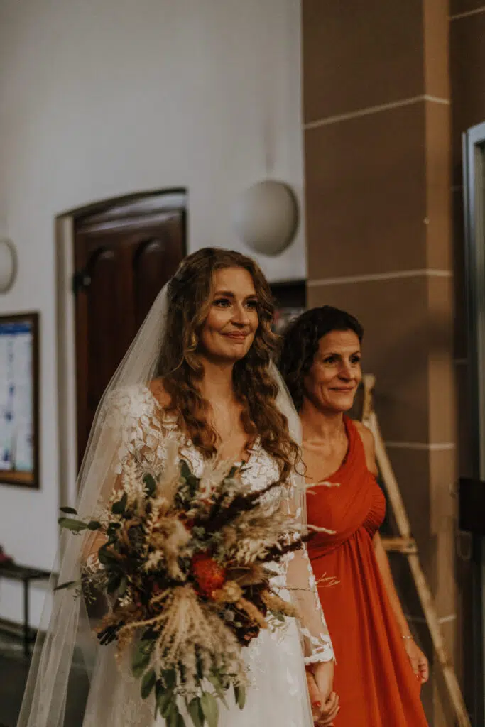Hochzeitsreportage - Die emotionale Trauung in der St. Hubertus Kirche Pulheim (Diana und Robin) Hochzeitsreportage - Die emotionale Trauung in der St. Hubertus Kirche Pulheim (Diana und Robin)