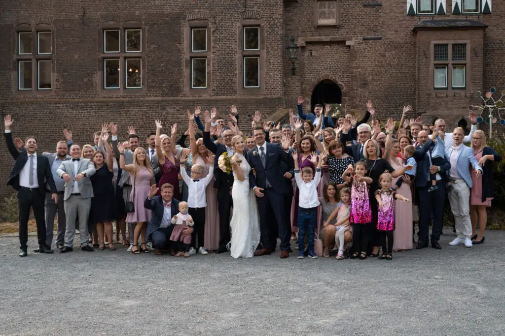 Eine märchenhafte Hochzeit in der Burg Konradsheim (Luiza und Daniel) Eine märchenhafte Hochzeit in der Burg Konradsheim (Luiza und Daniel)