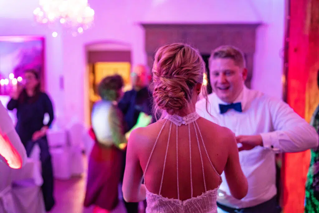 Eine märchenhafte Hochzeit in der Burg Konradsheim (Luiza und Daniel) Eine märchenhafte Hochzeit in der Burg Konradsheim (Luiza und Daniel)