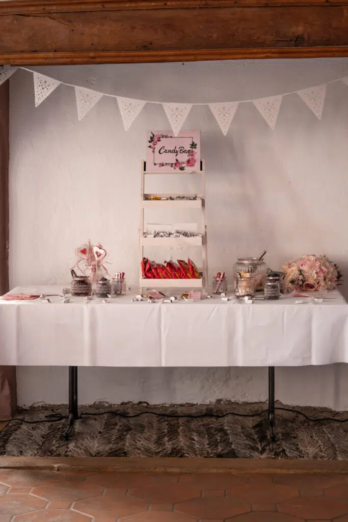 Eine märchenhafte Hochzeit in der Burg Konradsheim (Luiza und Daniel) Eine märchenhafte Hochzeit in der Burg Konradsheim (Luiza und Daniel)