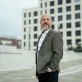 an_je_business_092025_-_TK10215 10.15.27