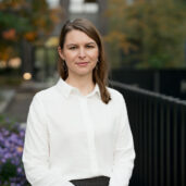 e_g_business_102025__AL10742