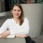 e_g_business_102025__AL11041