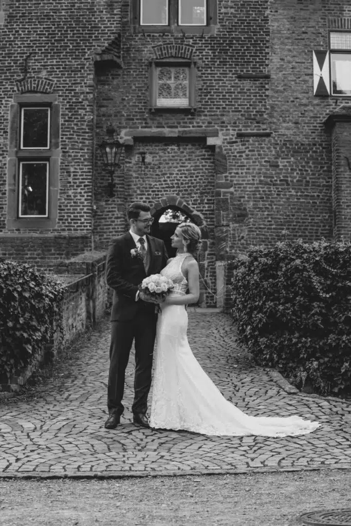 Eine märchenhafte Hochzeit in der Burg Konradsheim (Luiza und Daniel) Eine märchenhafte Hochzeit in der Burg Konradsheim (Luiza und Daniel)