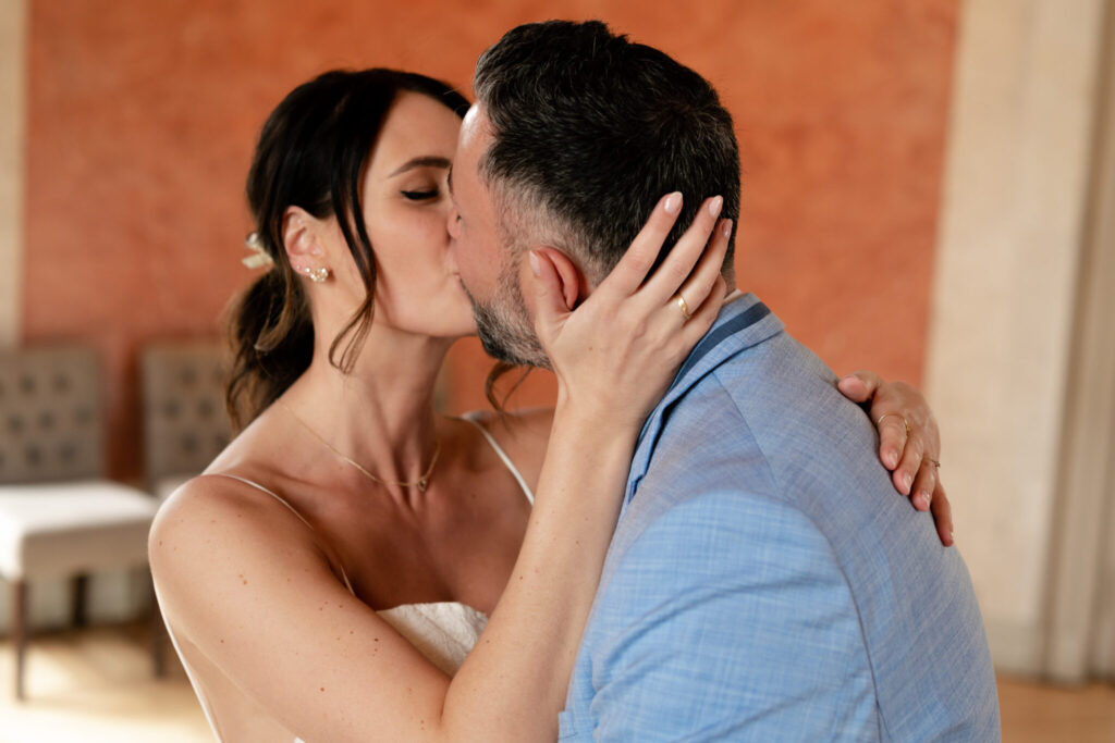 73R01424-254+Kopie Zauberhafte Hochzeit im Elisenturm in Wuppertal – Laura und Marco