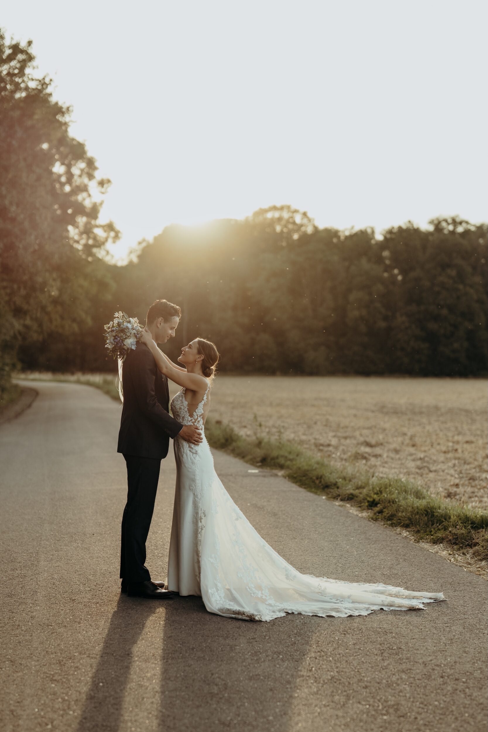 Eine aufregende Hochzeit der Sinne - Pia und Patricks Reise mit Käfer und Eis zum Klosterhof Knechtsteden