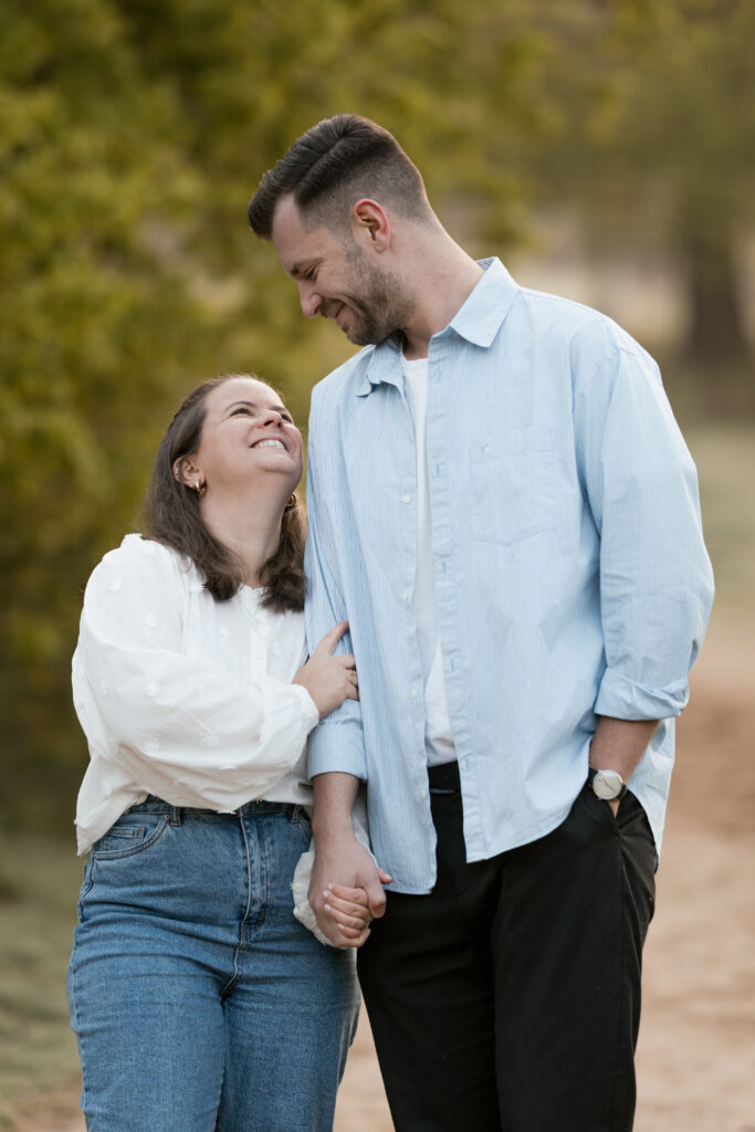 Darius & Jini – Verlobungsshooting in der Wahner Heide Darius & Jini – Verlobungsshooting in der Wahner Heide