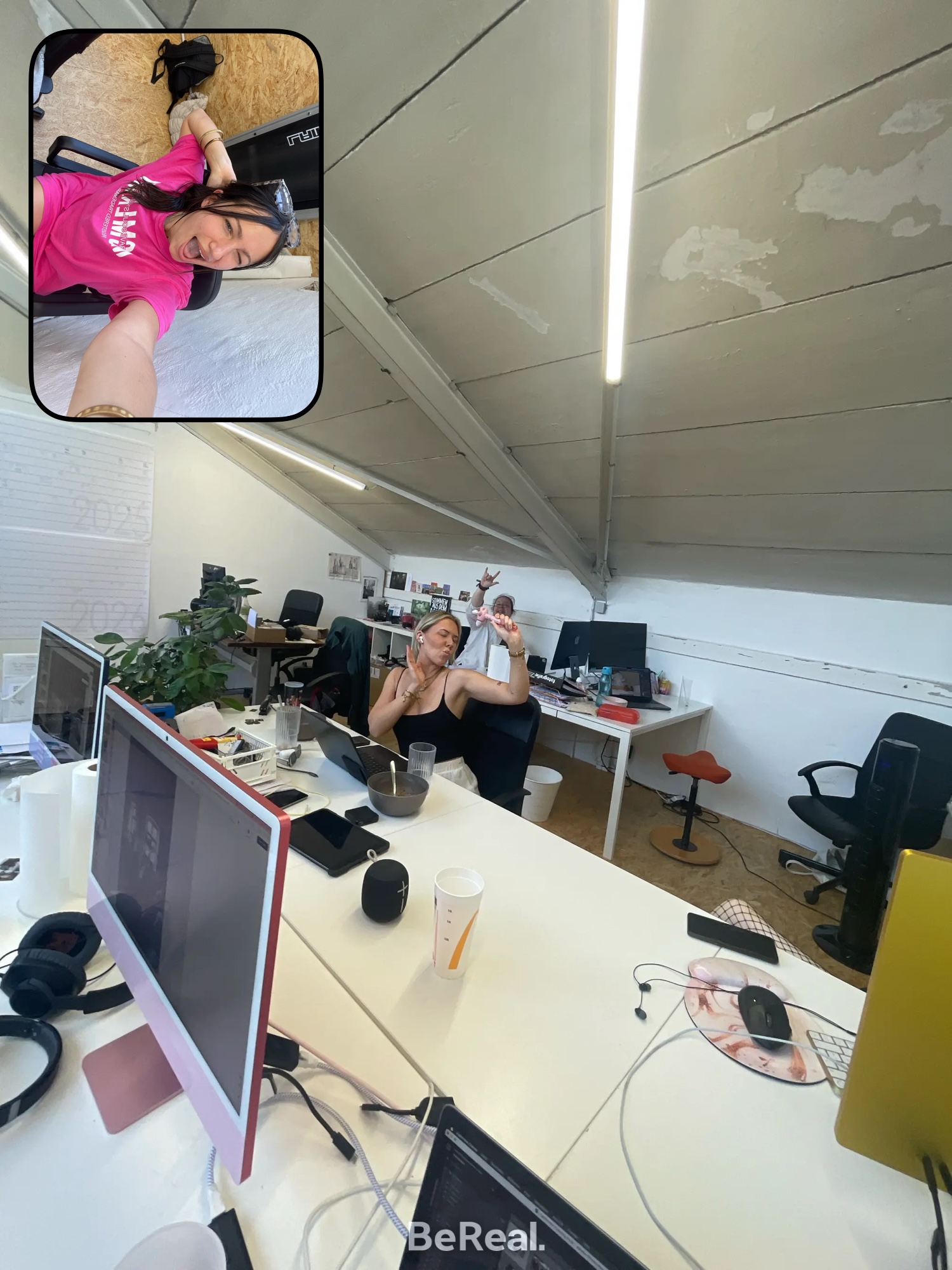 Arbeiten im Büro mit Maria und Pauline an einem typischen Praktikumstag