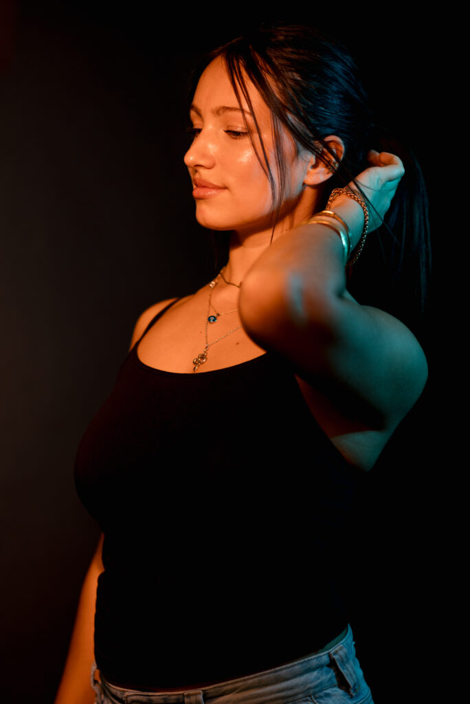 Julia beim Portfolio Shooting im White Light Studio