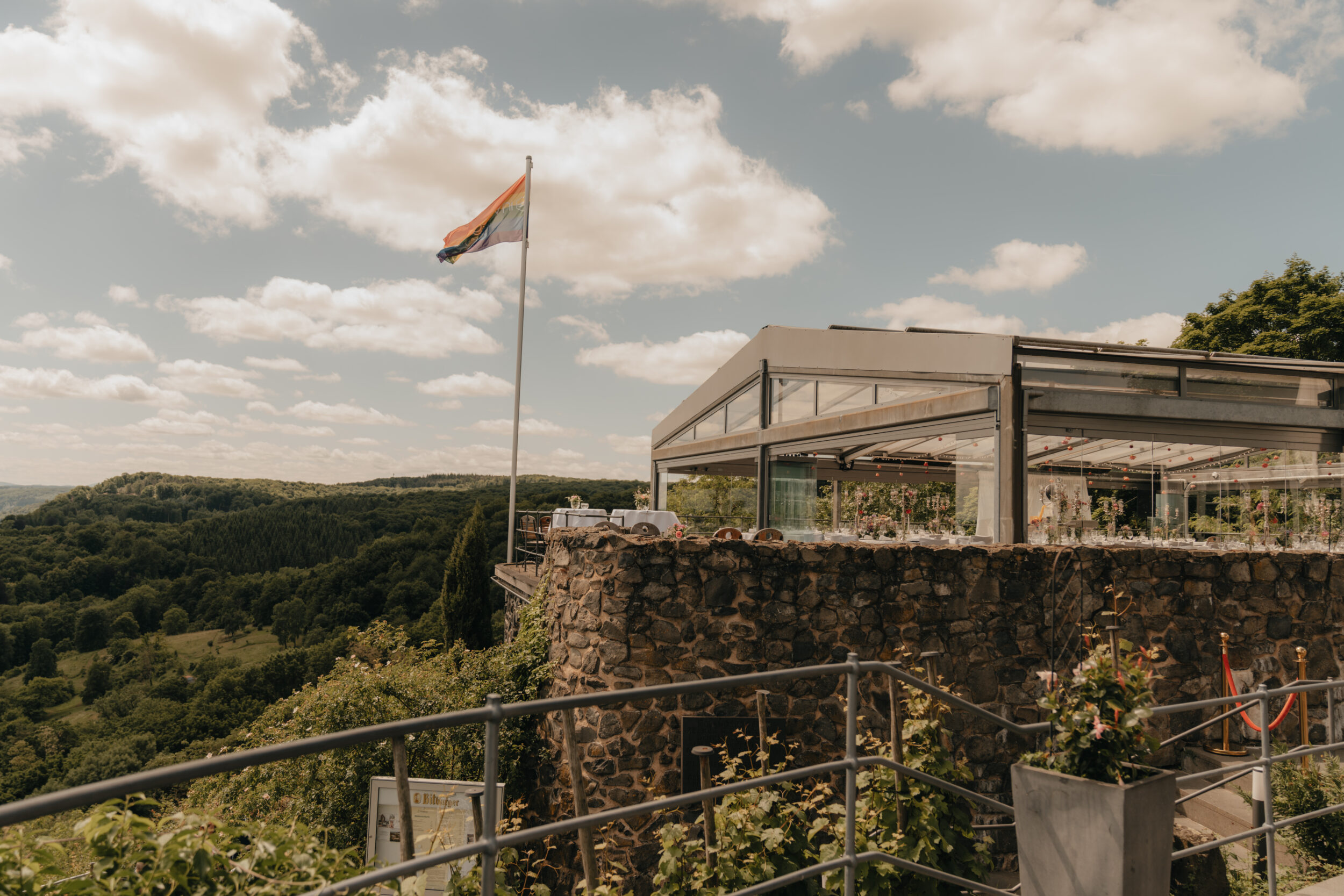 Wintergarten des Restaurants Rolandsbogen zwischen Bonn und Remagen