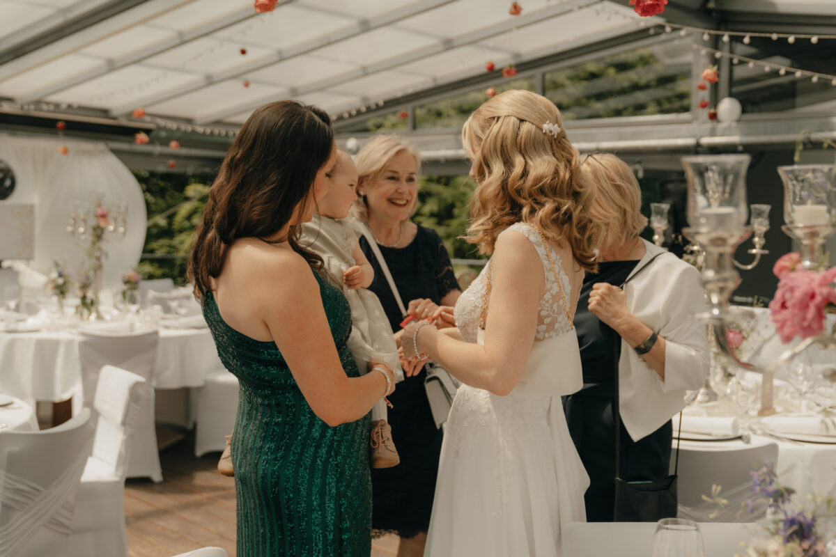 Begrüßung Wintergarten Restaurant Rolandsbogen