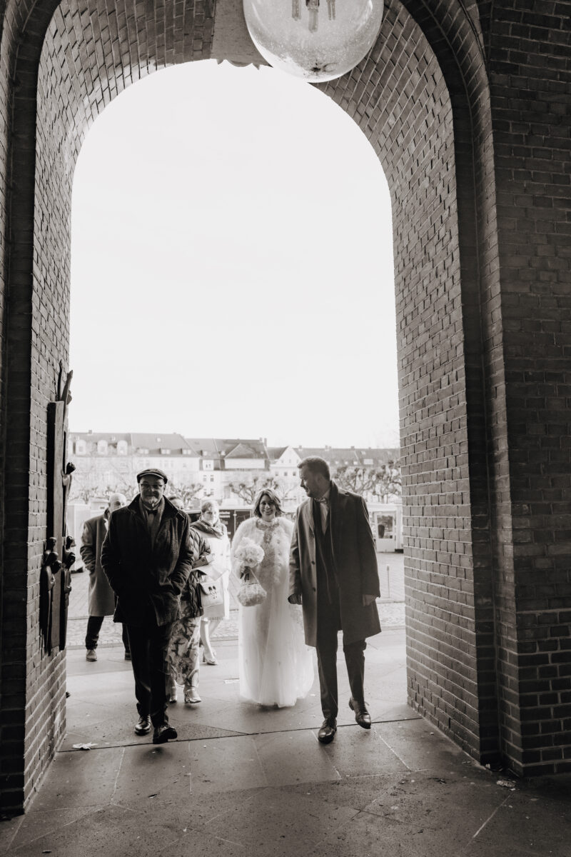 Heiraten im Rathaus Herne: Herzensmomente für die Ewigkeit Einzug in das Rathaus Herne