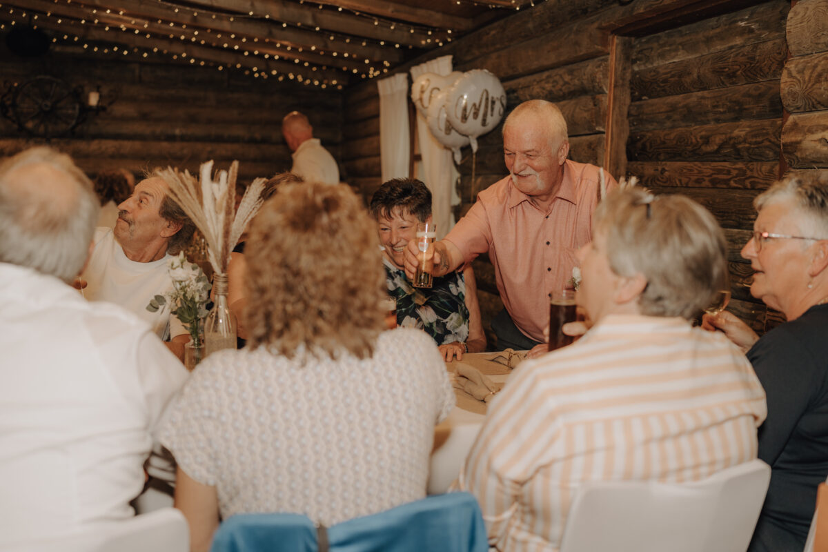 Almweiss + Silbersee Leverkusen und St. Nikolaus Köln: 1 traumhafte Hochzeit, 2 fantastische Locations
