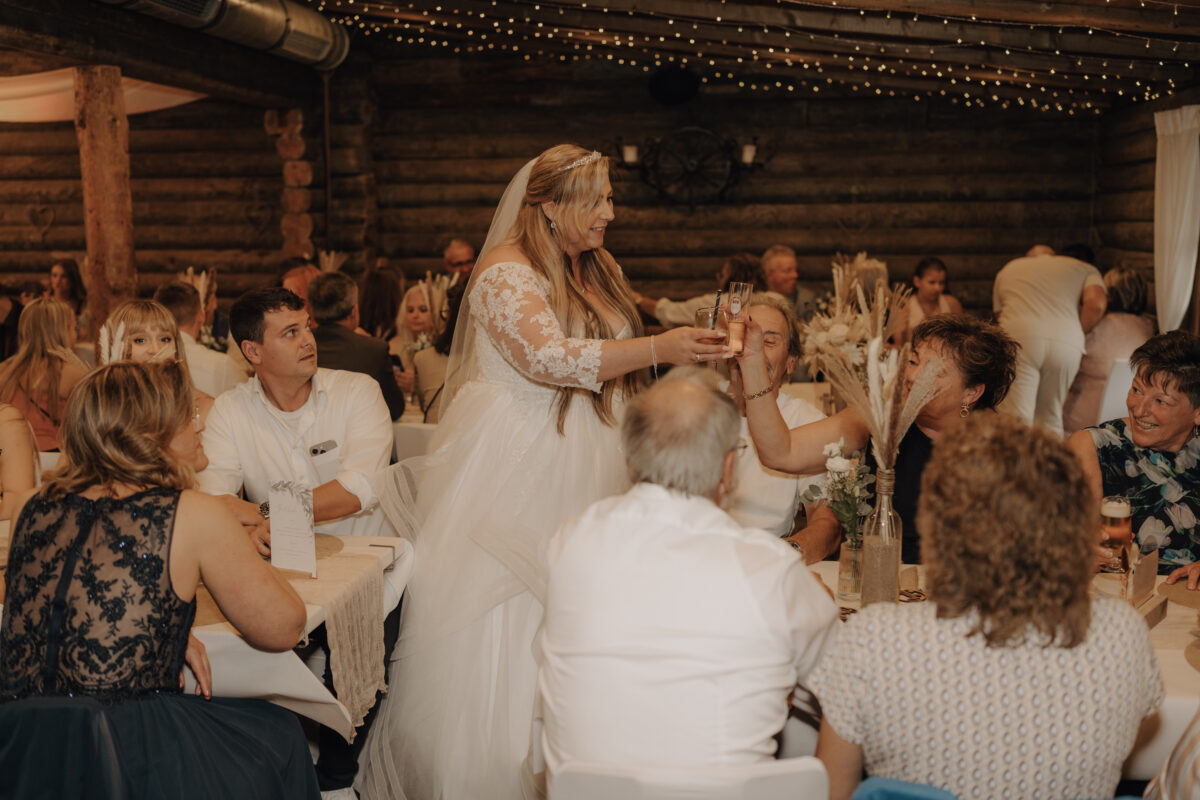 Almweiss + Silbersee Leverkusen und St. Nikolaus Köln: 1 traumhafte Hochzeit, 2 fantastische Locations