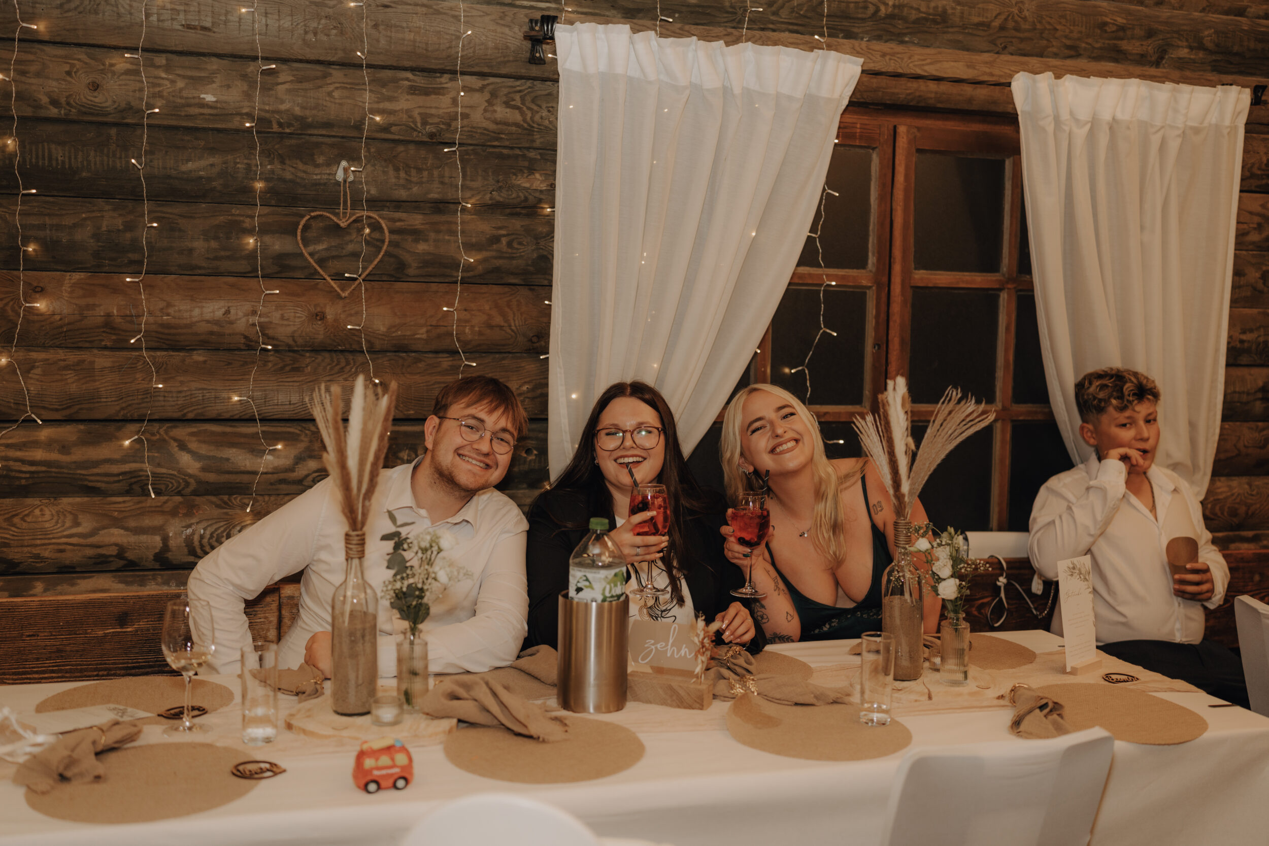 Almweiss + Silbersee Leverkusen und St. Nikolaus Köln: 1 traumhafte Hochzeit, 2 fantastische Locations