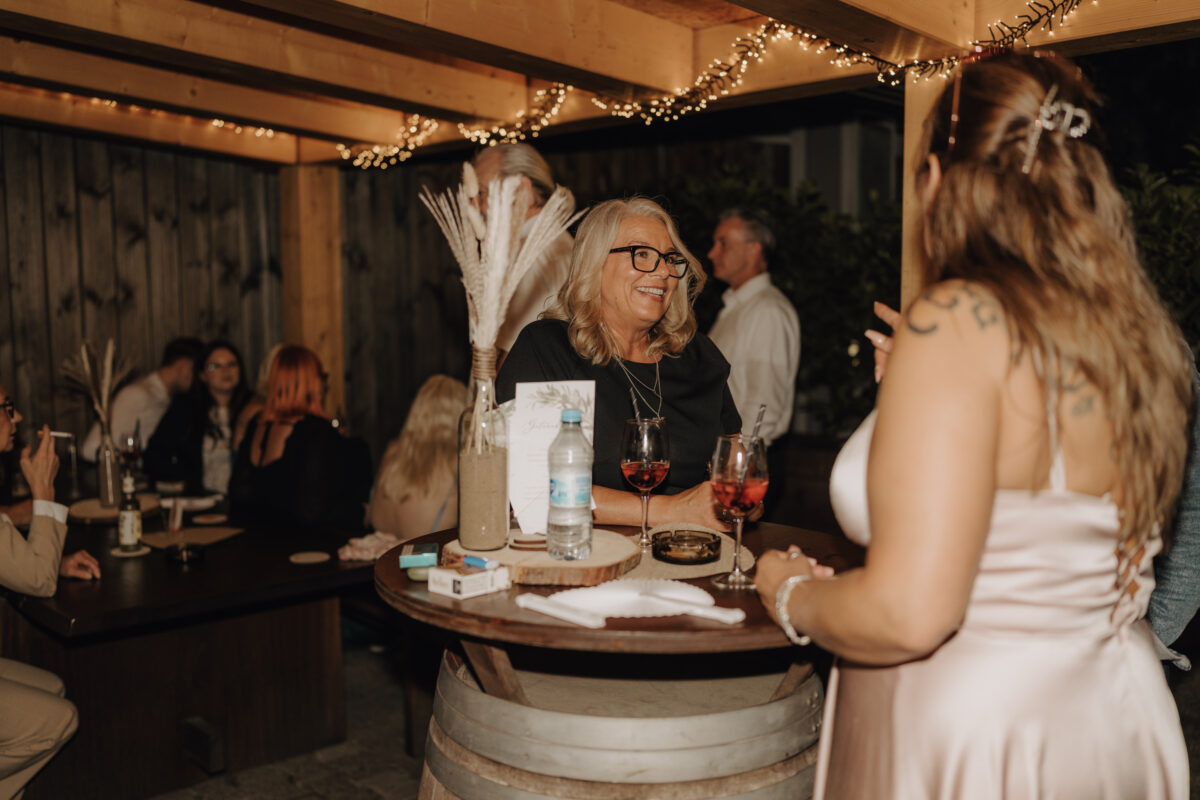 Almweiss + Silbersee Leverkusen und St. Nikolaus Köln: 1 traumhafte Hochzeit, 2 fantastische Locations