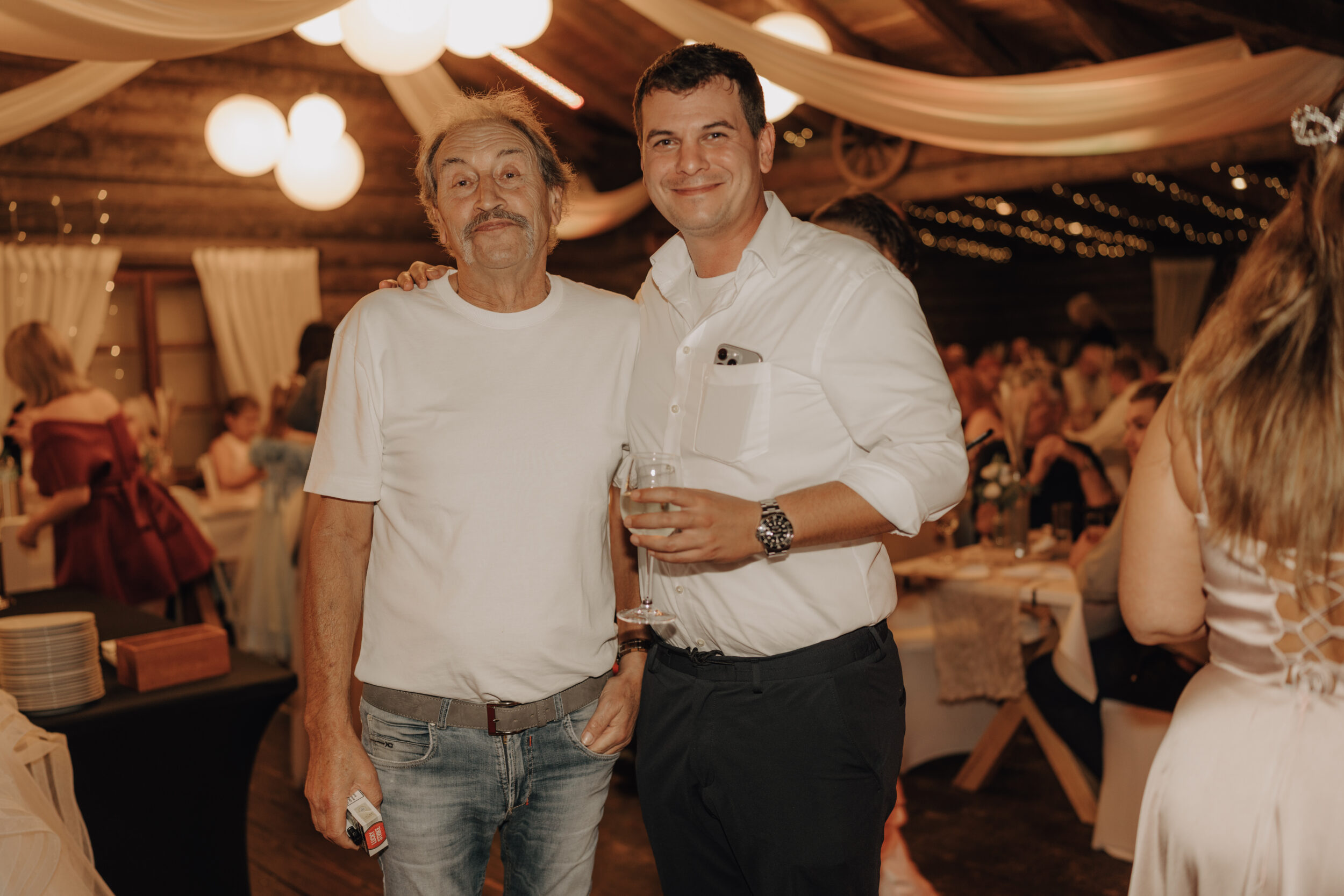 Almweiss + Silbersee Leverkusen und St. Nikolaus Köln: 1 traumhafte Hochzeit, 2 fantastische Locations