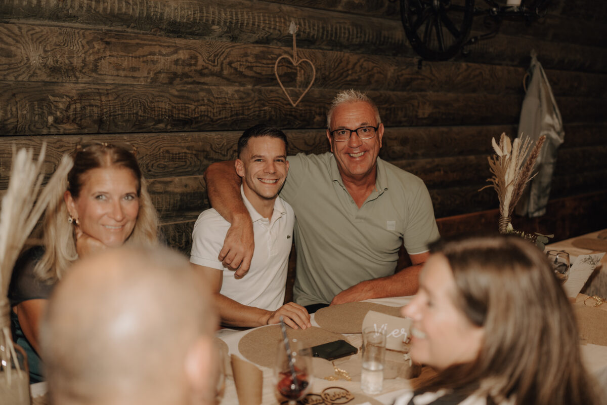 Almweiss + Silbersee Leverkusen und St. Nikolaus Köln: 1 traumhafte Hochzeit, 2 fantastische Locations