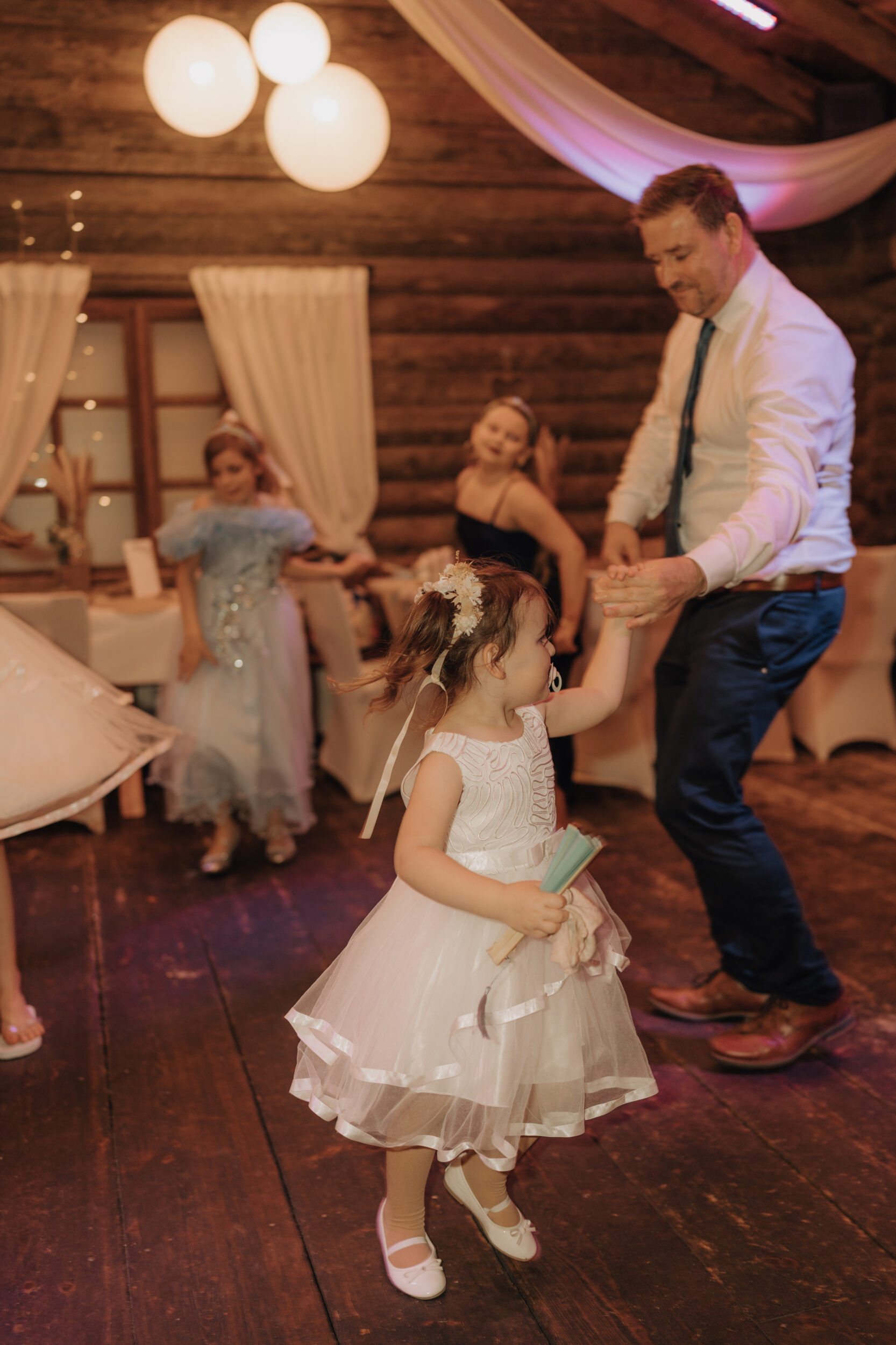 Almweiss + Silbersee Leverkusen und St. Nikolaus Köln: 1 traumhafte Hochzeit, 2 fantastische Locations