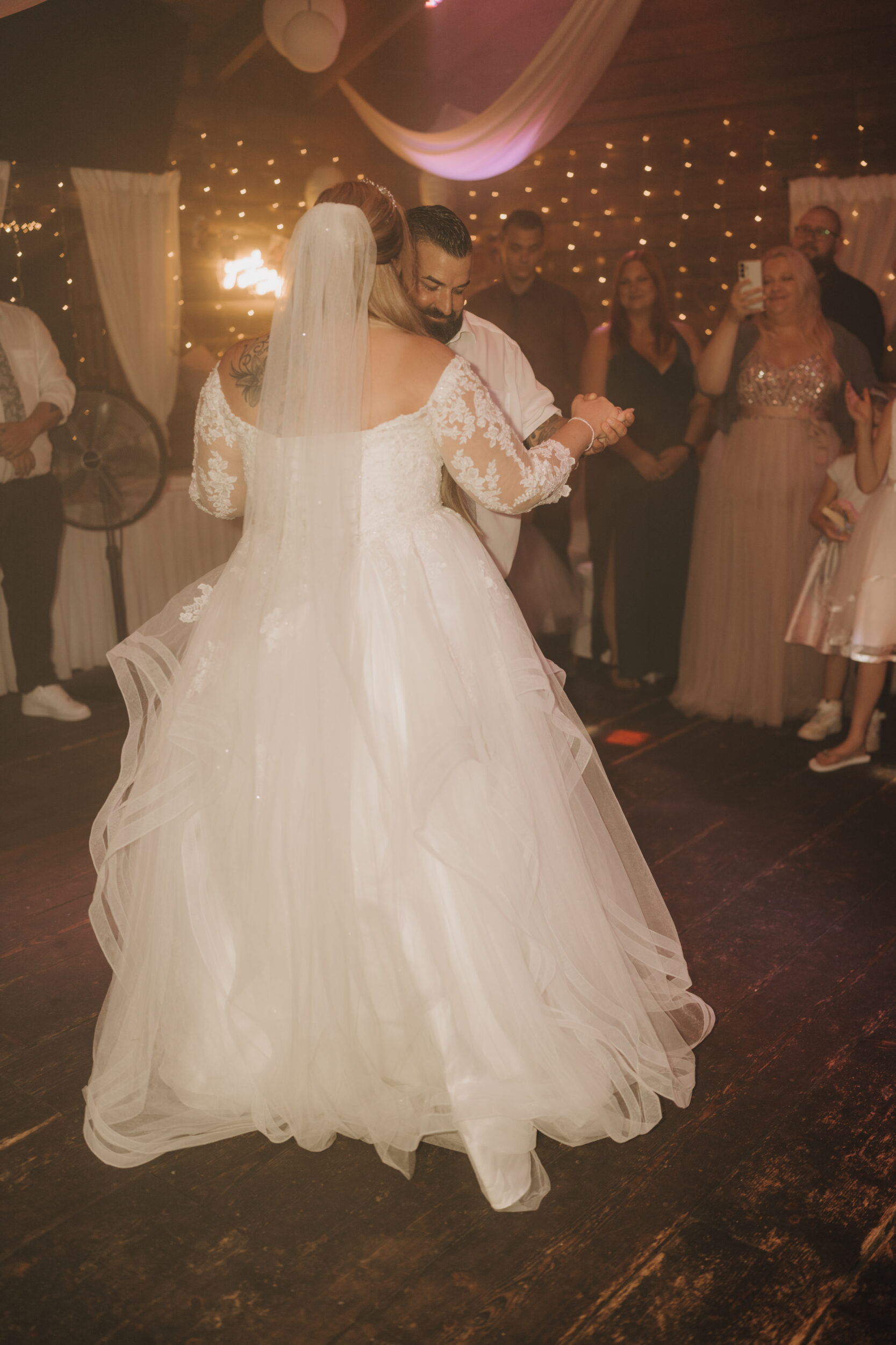 Almweiss + Silbersee Leverkusen und St. Nikolaus Köln: 1 traumhafte Hochzeit, 2 fantastische Locations