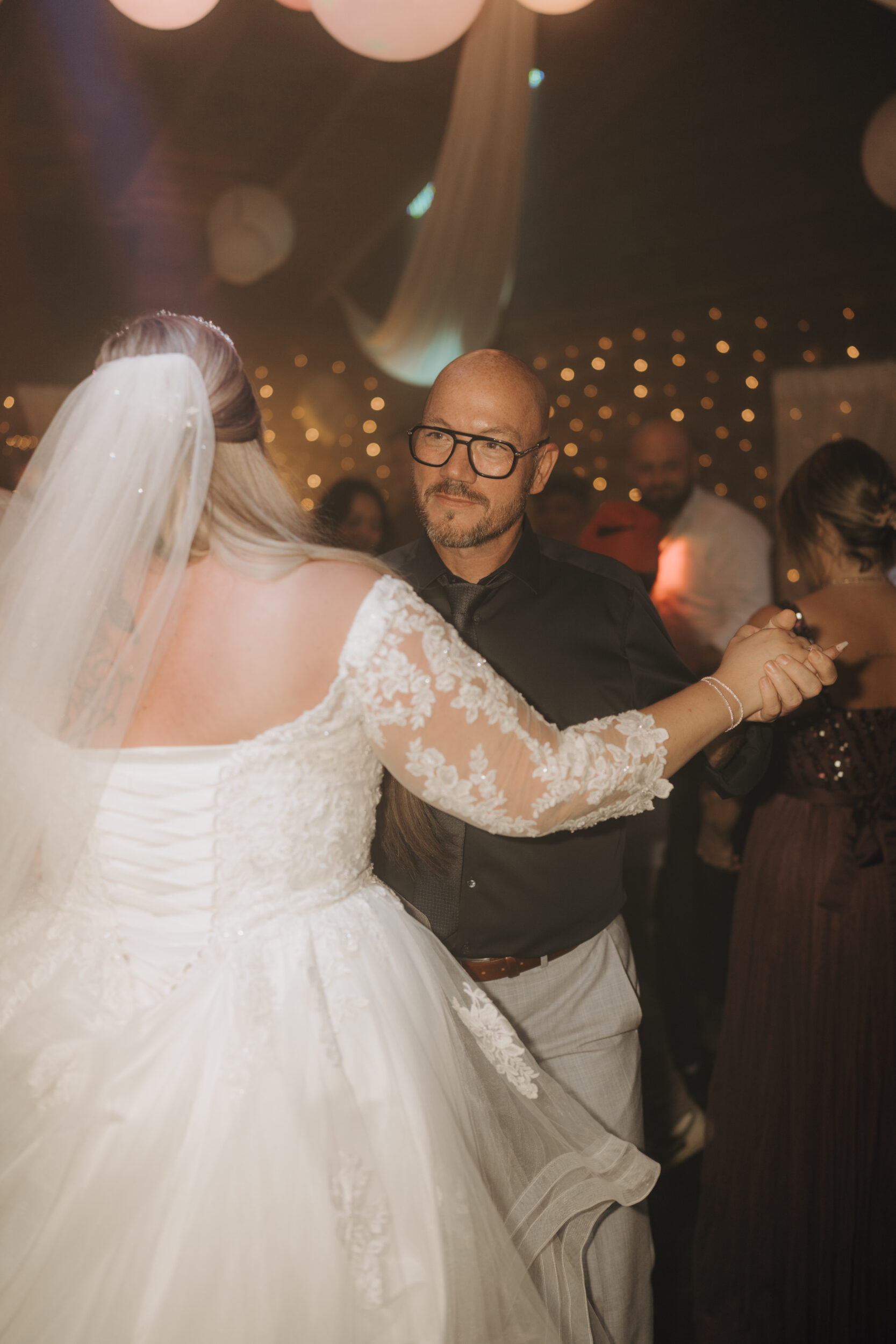 Almweiss + Silbersee Leverkusen und St. Nikolaus Köln: 1 traumhafte Hochzeit, 2 fantastische Locations