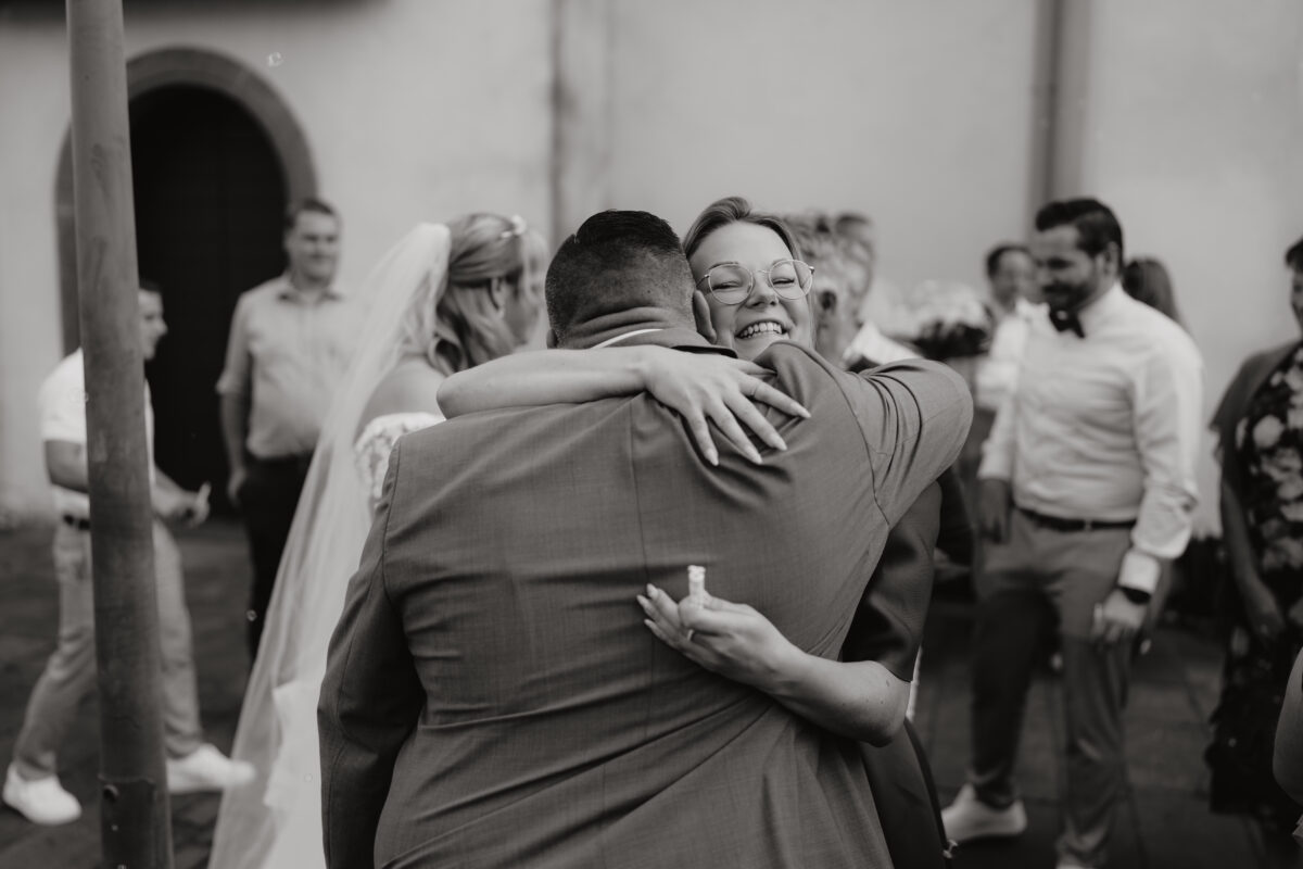 Almweiss + Silbersee Leverkusen und St. Nikolaus Köln: 1 traumhafte Hochzeit, 2 fantastische Locations