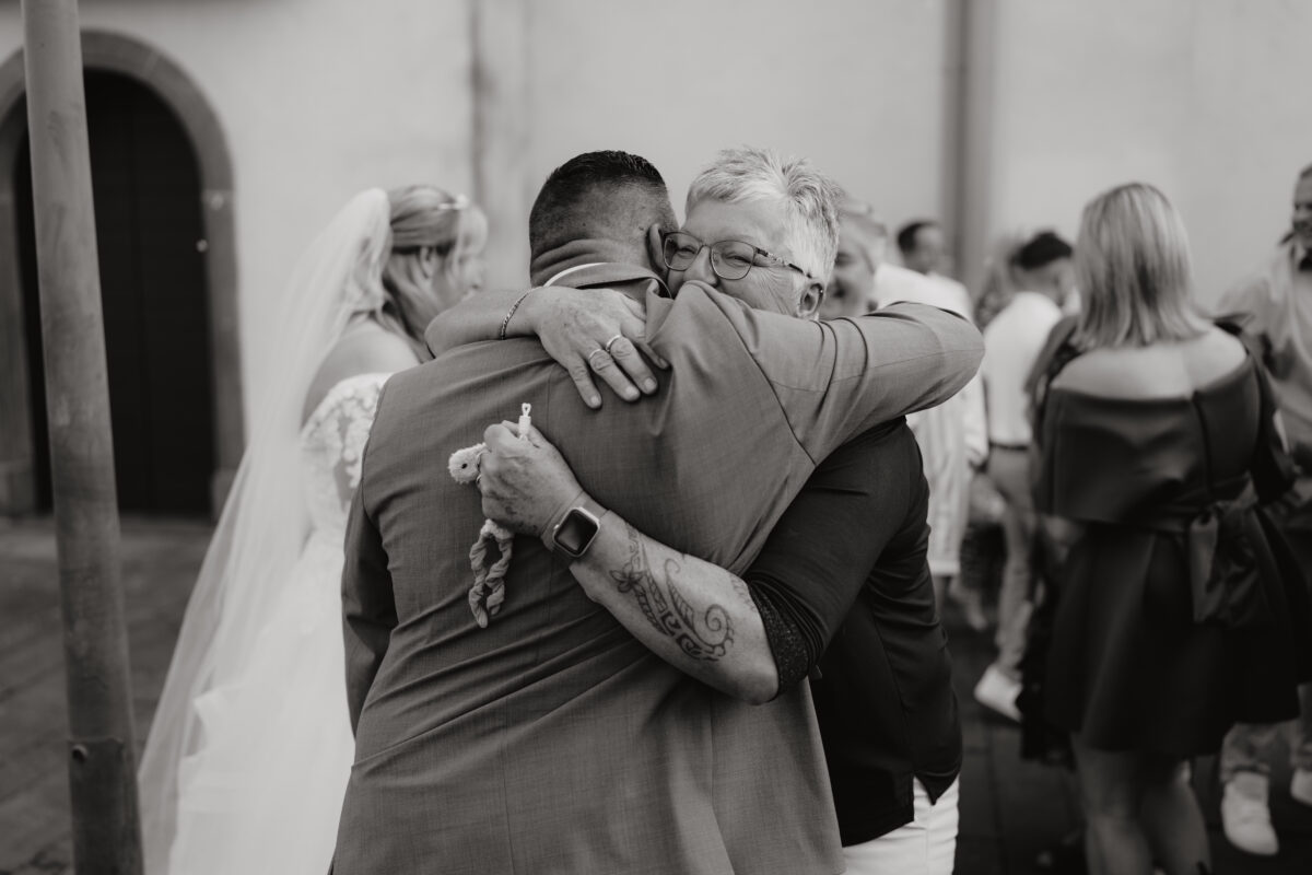 Almweiss + Silbersee Leverkusen und St. Nikolaus Köln: 1 traumhafte Hochzeit, 2 fantastische Locations