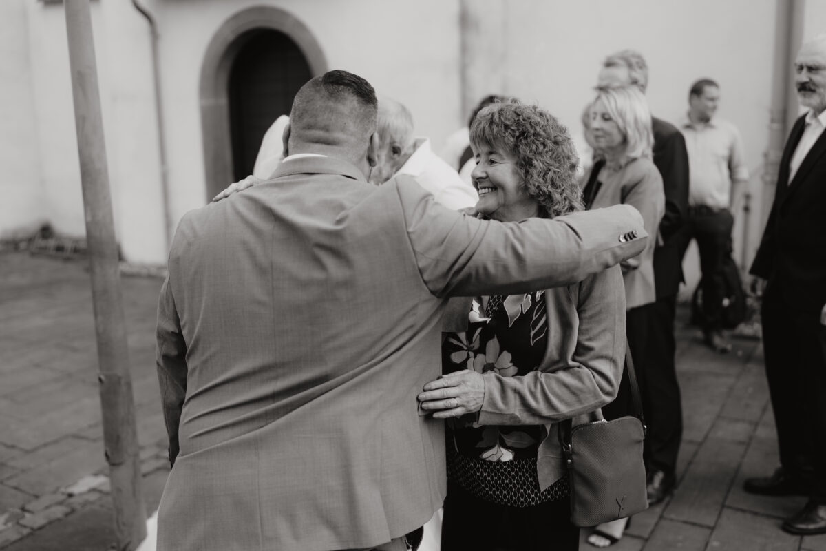 Almweiss + Silbersee Leverkusen und St. Nikolaus Köln: 1 traumhafte Hochzeit, 2 fantastische Locations