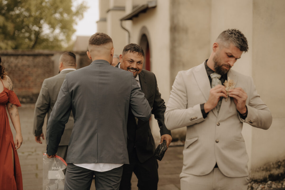 Almweiss + Silbersee Leverkusen und St. Nikolaus Köln: 1 traumhafte Hochzeit, 2 fantastische Locations