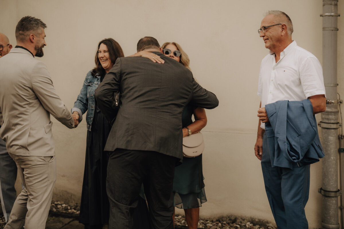 Almweiss + Silbersee Leverkusen und St. Nikolaus Köln: 1 traumhafte Hochzeit, 2 fantastische Locations