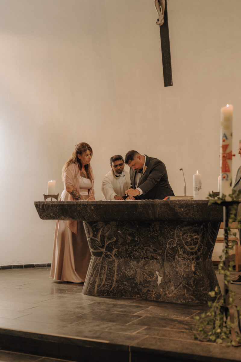 Almweiss + Silbersee Leverkusen und St. Nikolaus Köln: 1 traumhafte Hochzeit, 2 fantastische Locations