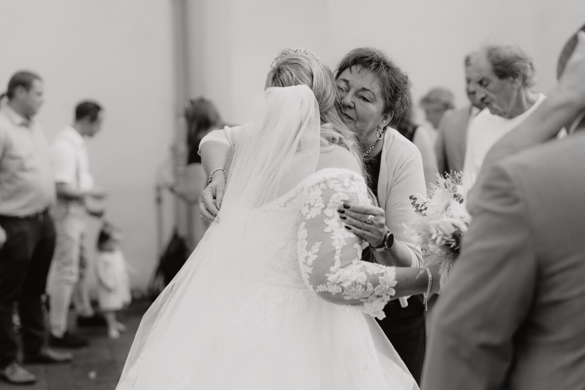 Almweiss + Silbersee Leverkusen und St. Nikolaus Köln: 1 traumhafte Hochzeit, 2 fantastische Locations