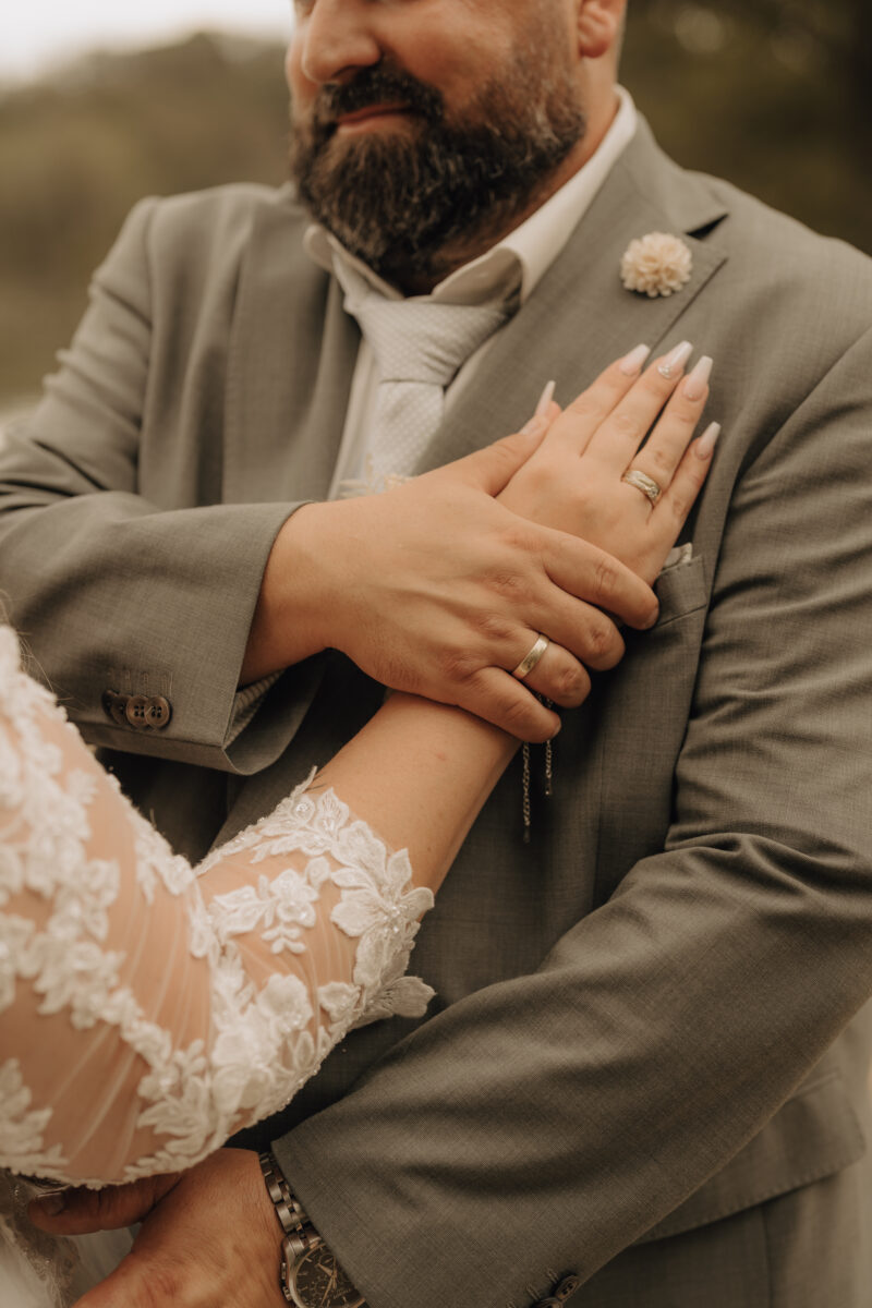 Almweiss + Silbersee Leverkusen und St. Nikolaus Köln: 1 traumhafte Hochzeit, 2 fantastische Locations