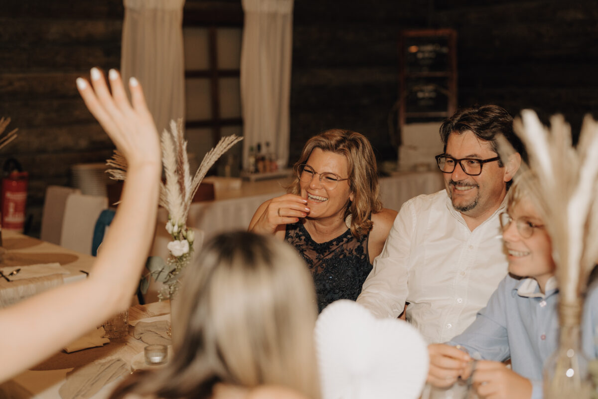 Almweiss + Silbersee Leverkusen und St. Nikolaus Köln: 1 traumhafte Hochzeit, 2 fantastische Locations