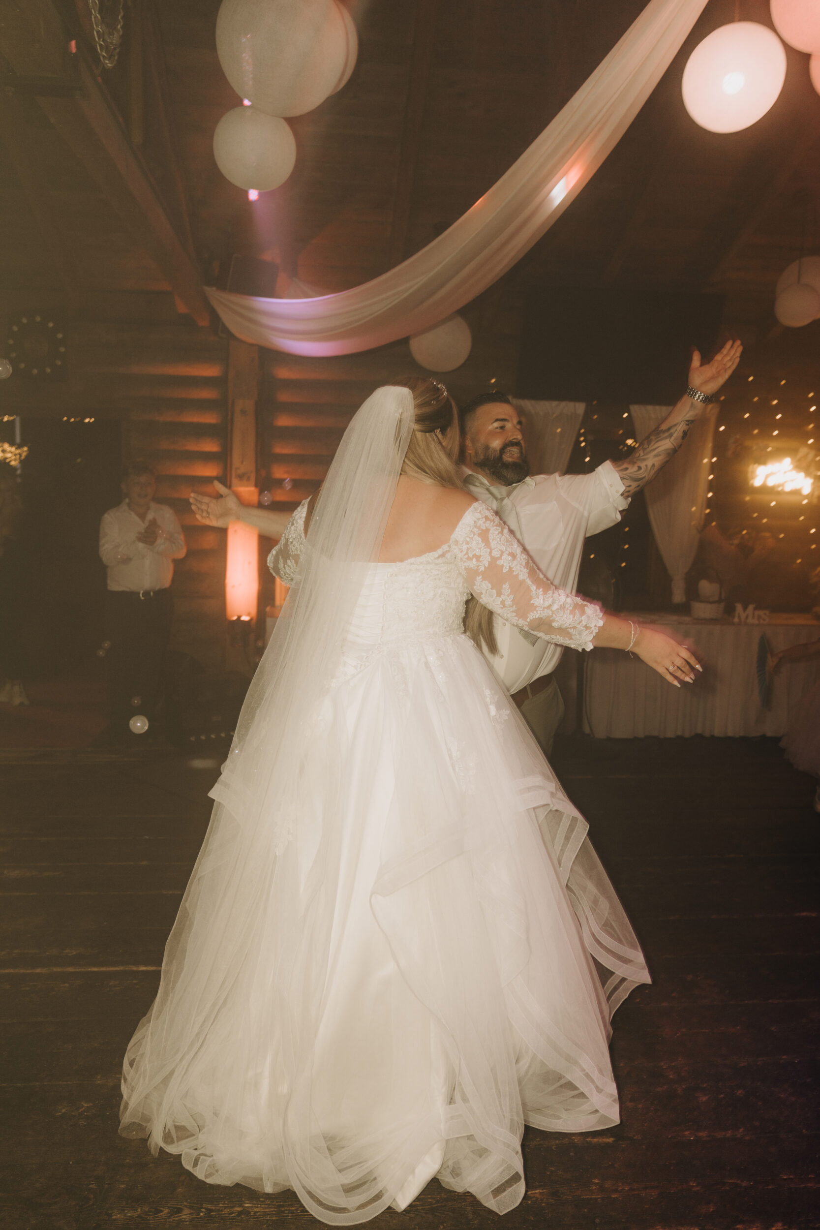 Almweiss + Silbersee Leverkusen und St. Nikolaus Köln: 1 traumhafte Hochzeit, 2 fantastische Locations