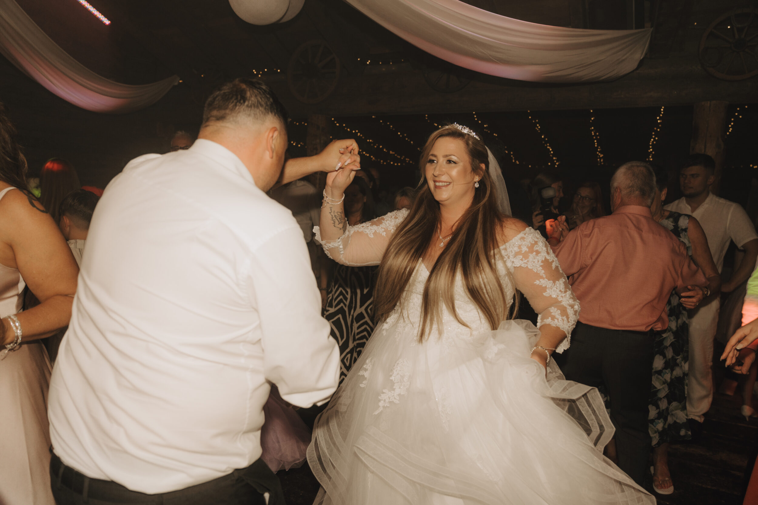 Almweiss + Silbersee Leverkusen und St. Nikolaus Köln: 1 traumhafte Hochzeit, 2 fantastische Locations