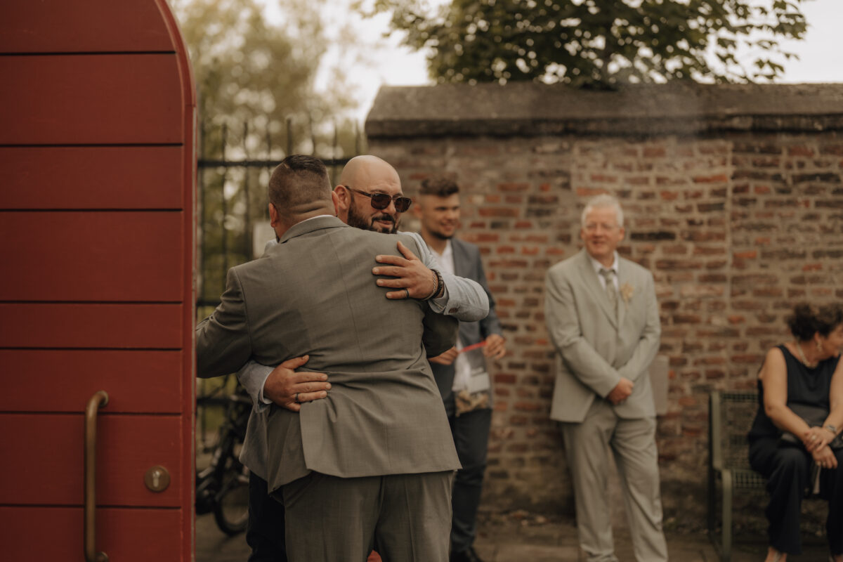 Almweiss + Silbersee Leverkusen und St. Nikolaus Köln: 1 traumhafte Hochzeit, 2 fantastische Locations