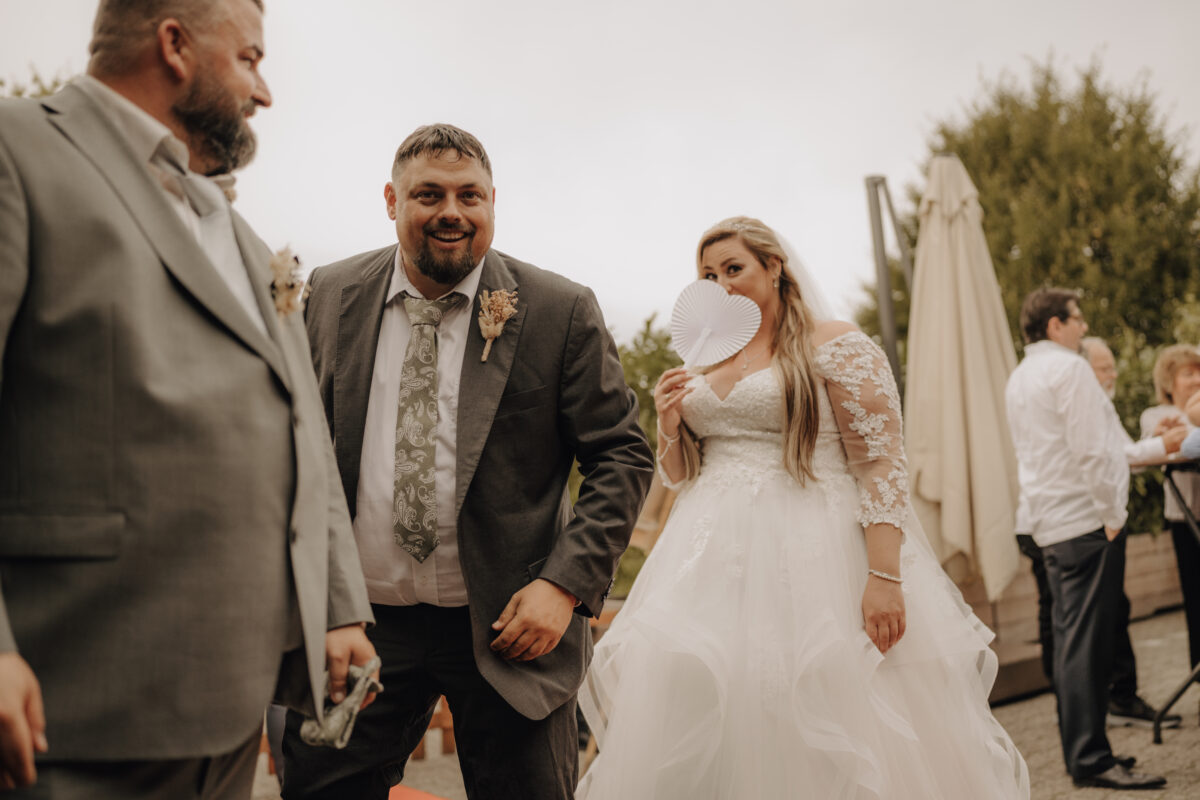 Almweiss + Silbersee Leverkusen und St. Nikolaus Köln: 1 traumhafte Hochzeit, 2 fantastische Locations