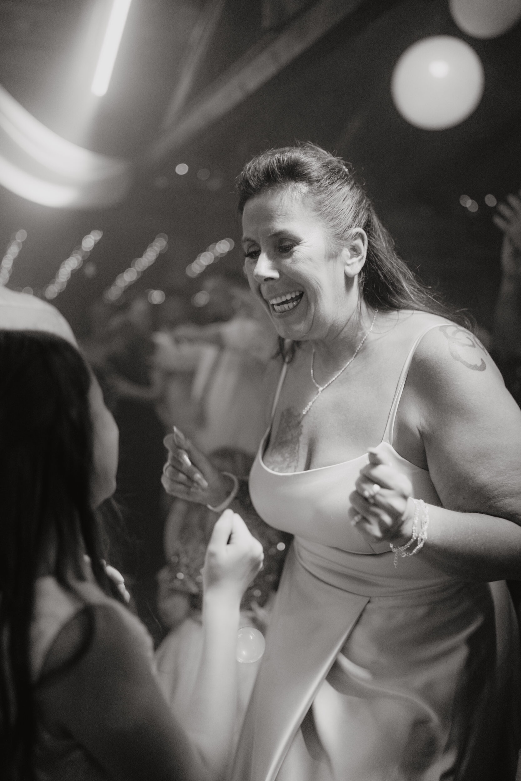 Almweiss + Silbersee Leverkusen und St. Nikolaus Köln: 1 traumhafte Hochzeit, 2 fantastische Locations