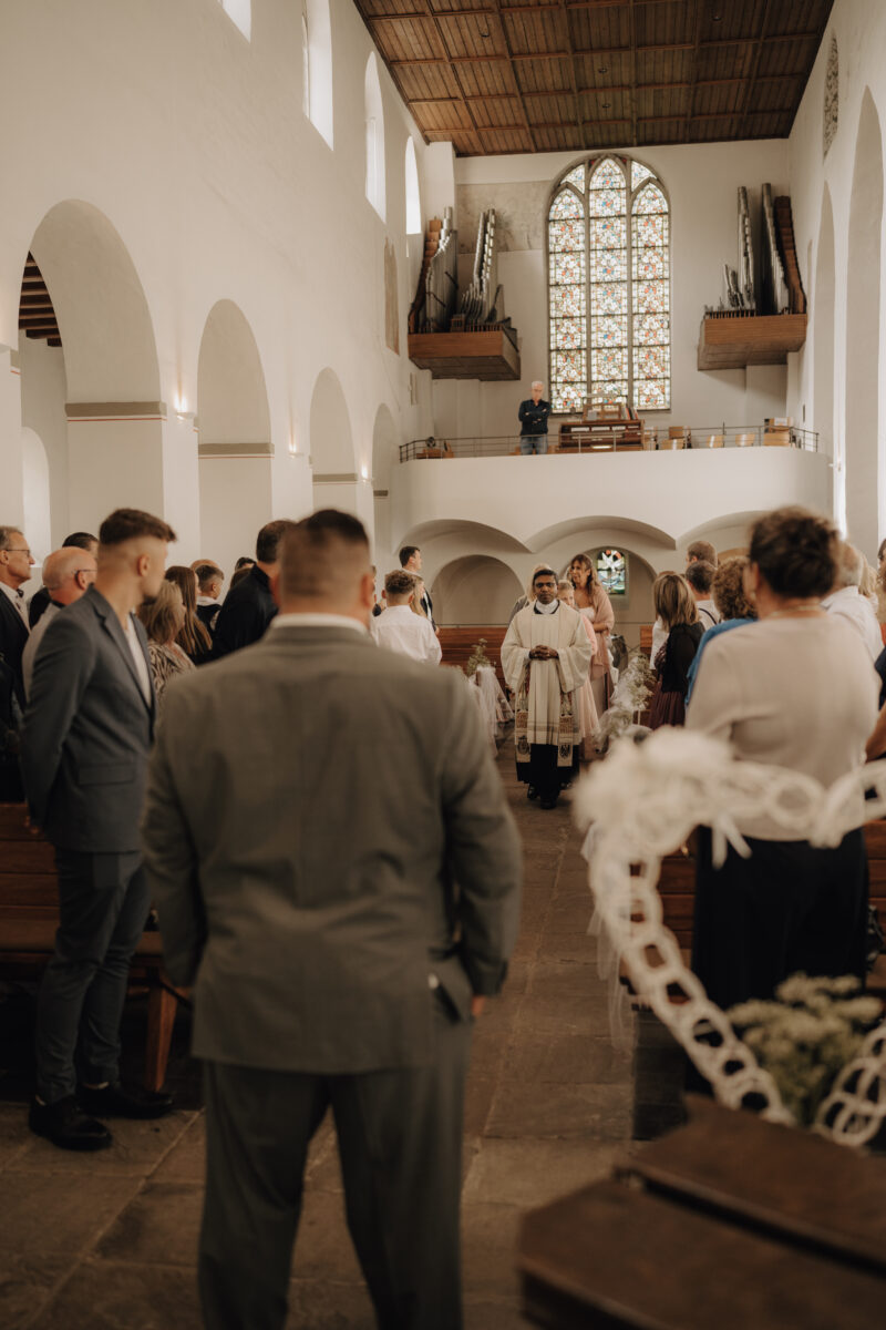 Almweiss + Silbersee Leverkusen und St. Nikolaus Köln: 1 traumhafte Hochzeit, 2 fantastische Locations