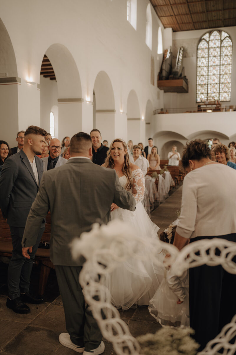 Almweiss + Silbersee Leverkusen und St. Nikolaus Köln: 1 traumhafte Hochzeit, 2 fantastische Locations