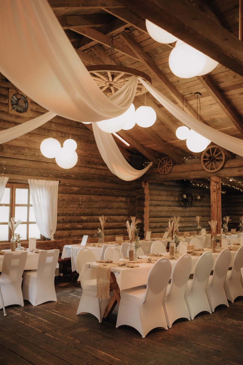 Almweiss + Silbersee Leverkusen und St. Nikolaus Köln: 1 traumhafte Hochzeit, 2 fantastische Locations