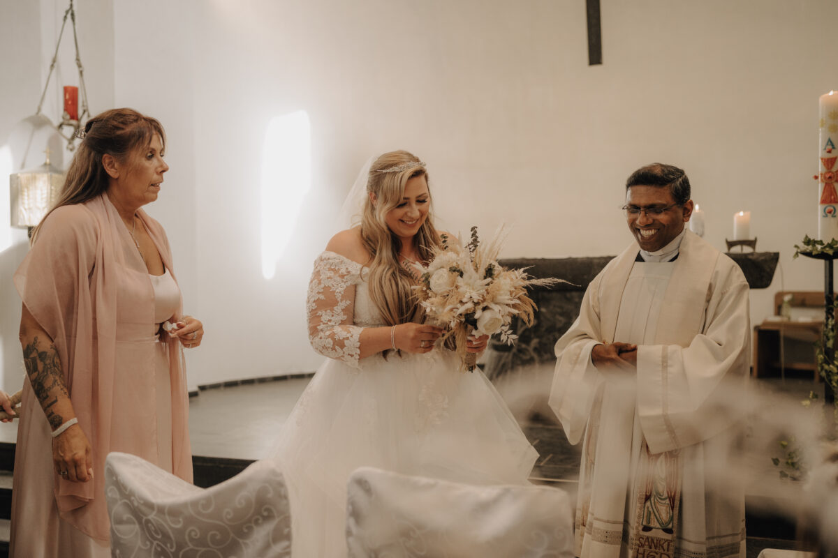 Almweiss + Silbersee Leverkusen und St. Nikolaus Köln: 1 traumhafte Hochzeit, 2 fantastische Locations