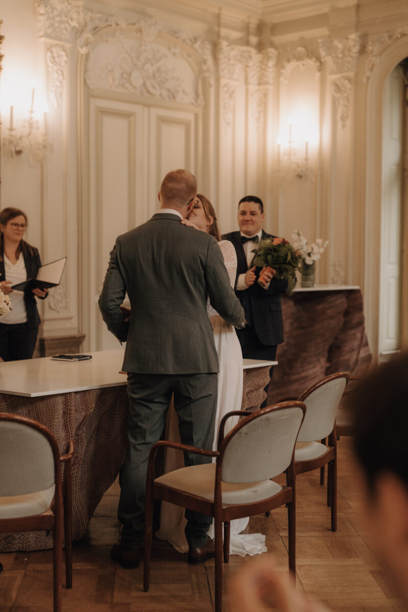 Schloss Morsbroich: atemberaubende Kulisse, glückliche Hochzeit – zwischen Geschichte und moderner Kunst