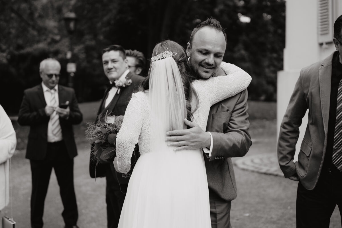 Glückwünsche und Umarmungen2